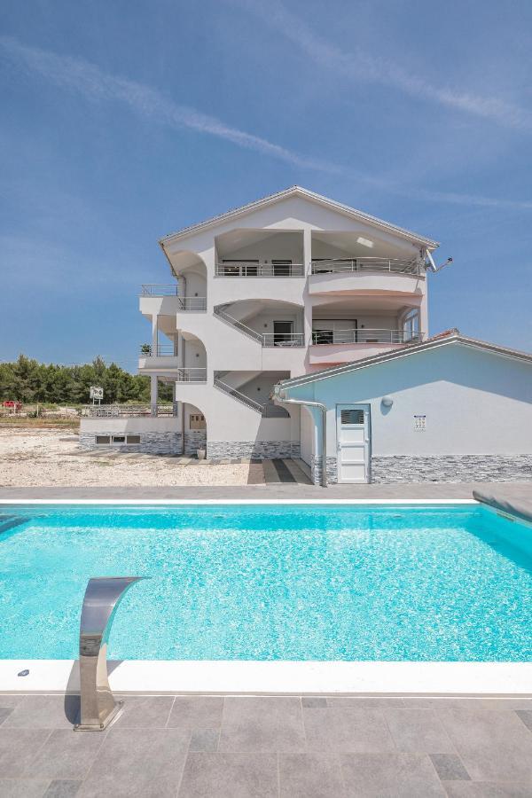 Apartments Nicola With Private Pool Бибинье Экстерьер фото
